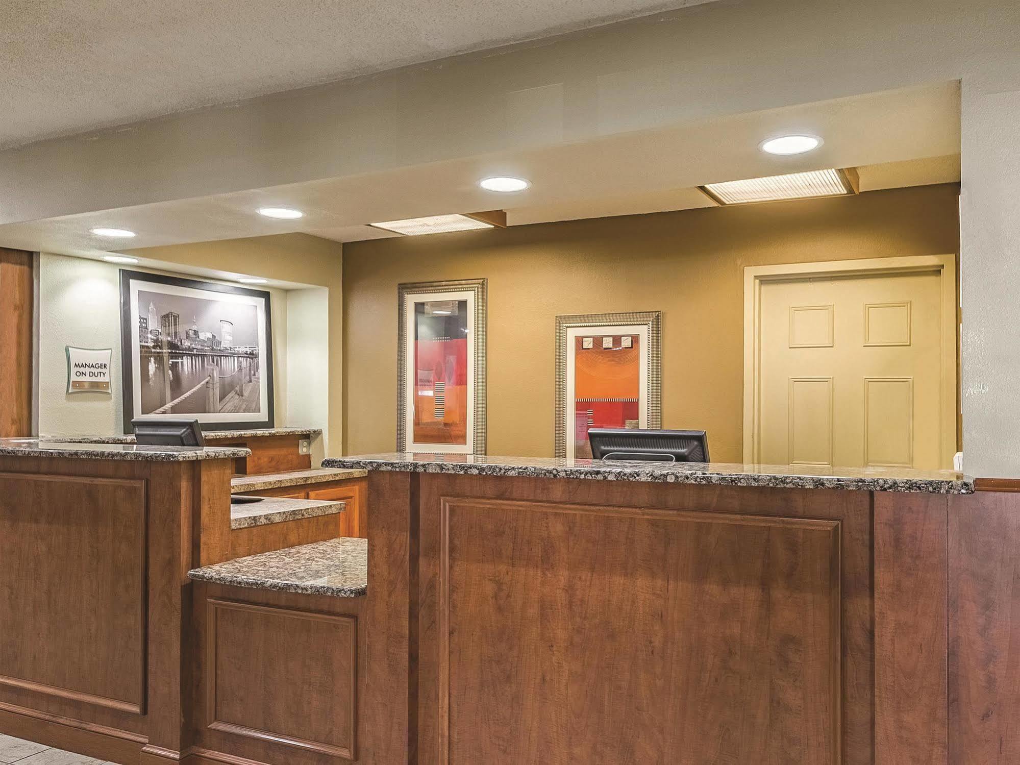 La Quinta By Wyndham Cleveland Airport West Hotel North Olmsted Kültér fotó