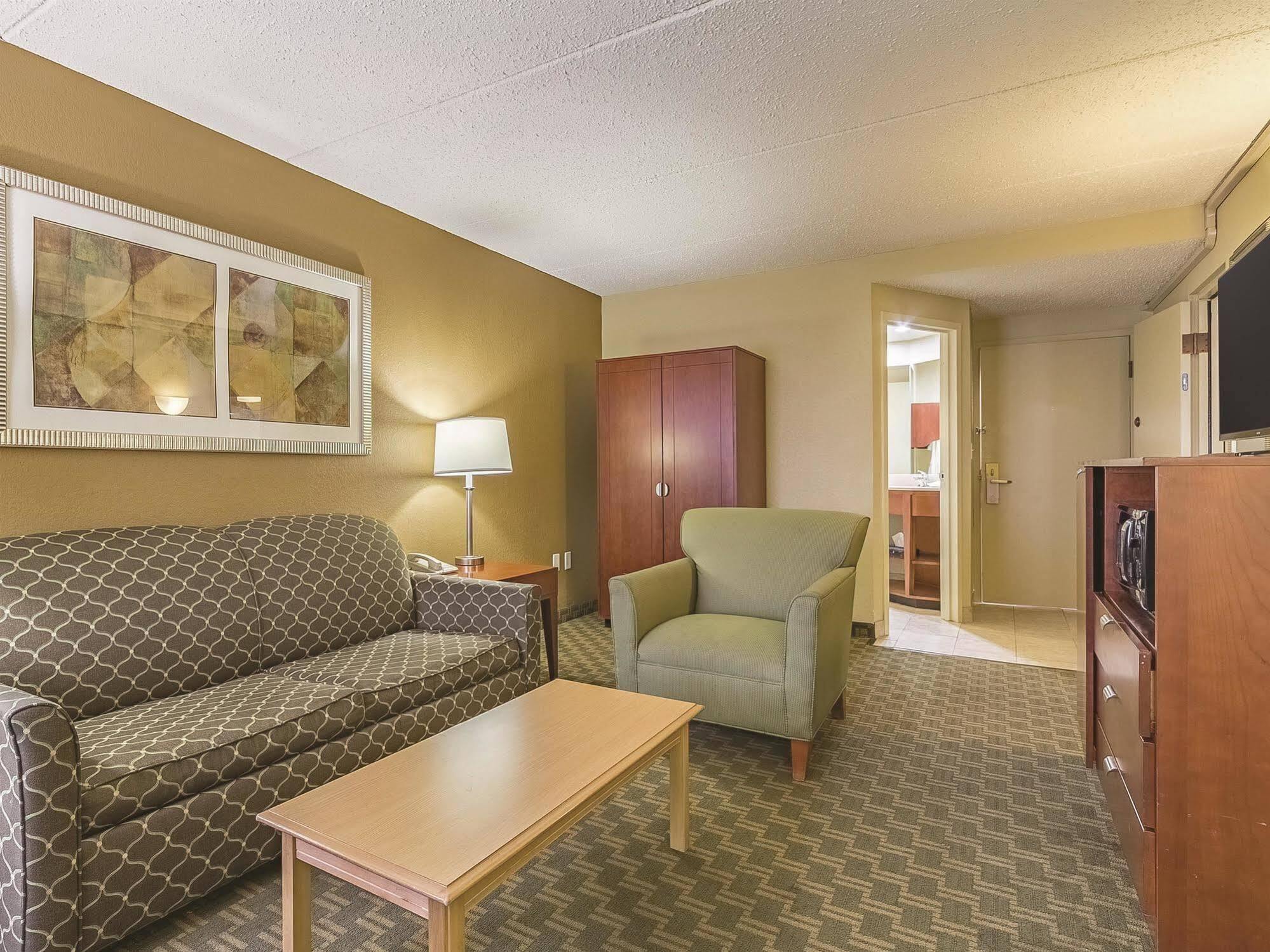 La Quinta By Wyndham Cleveland Airport West Hotel North Olmsted Kültér fotó
